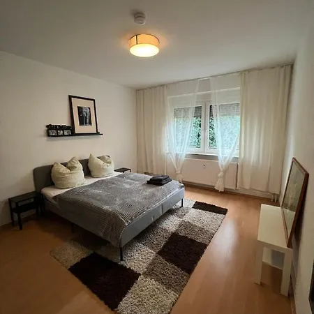 Gemuetlich Eingerichtete 2-zimmer In Meiderich דירה *